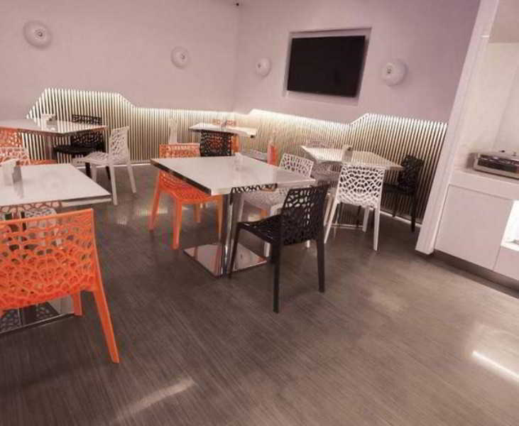 Royal Hotel Group- Central Park Branch Kaohsiung Extérieur photo
