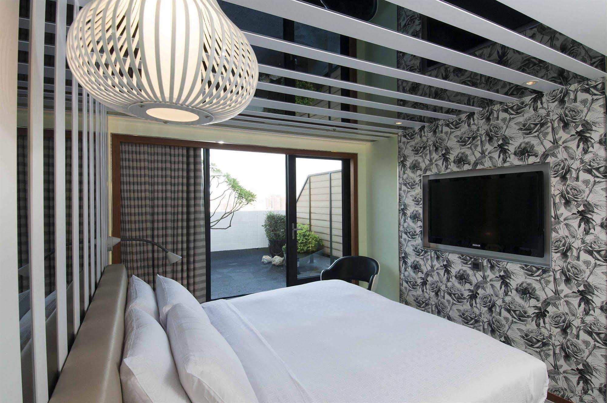 Royal Hotel Group- Central Park Branch Kaohsiung Extérieur photo