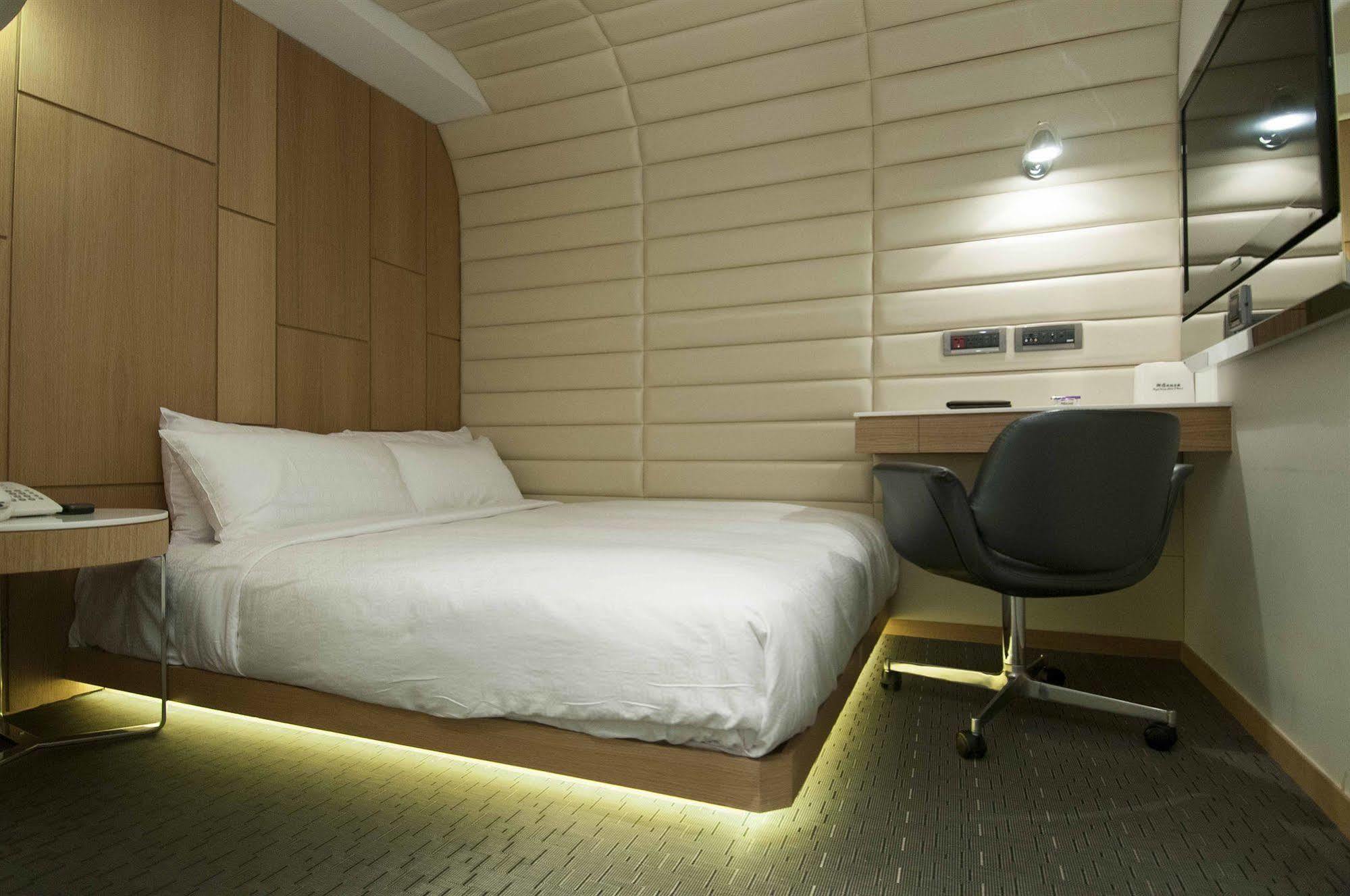 Royal Hotel Group- Central Park Branch Kaohsiung Extérieur photo