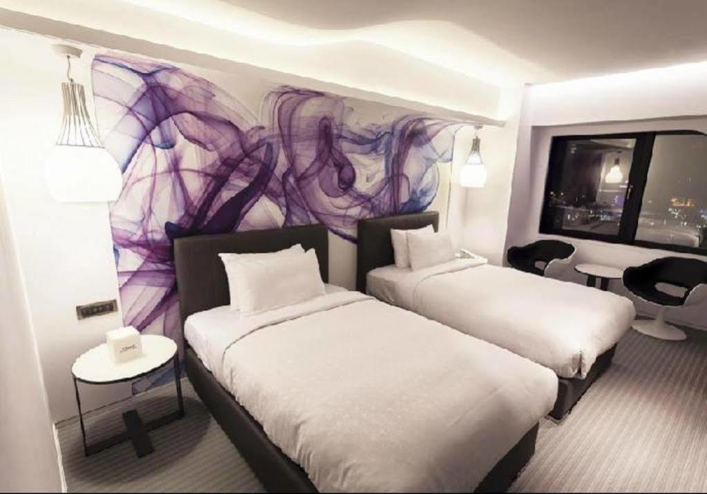 Royal Hotel Group- Central Park Branch Kaohsiung Extérieur photo