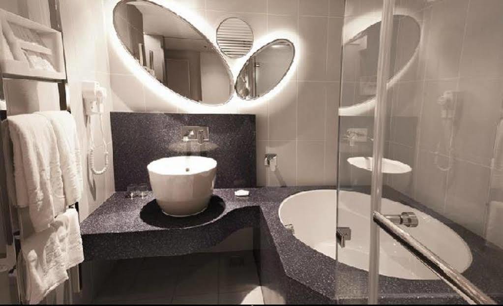 Royal Hotel Group- Central Park Branch Kaohsiung Extérieur photo